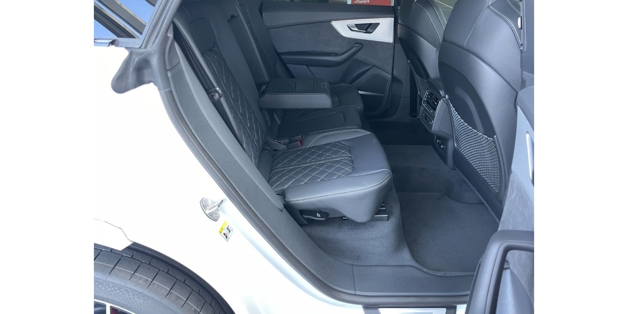 Audi Q8 55 TFSI quattro | Elegance and Power