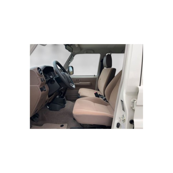 Toyota Land Cruiser 76 G-Grade 4x4 | Modena Motors