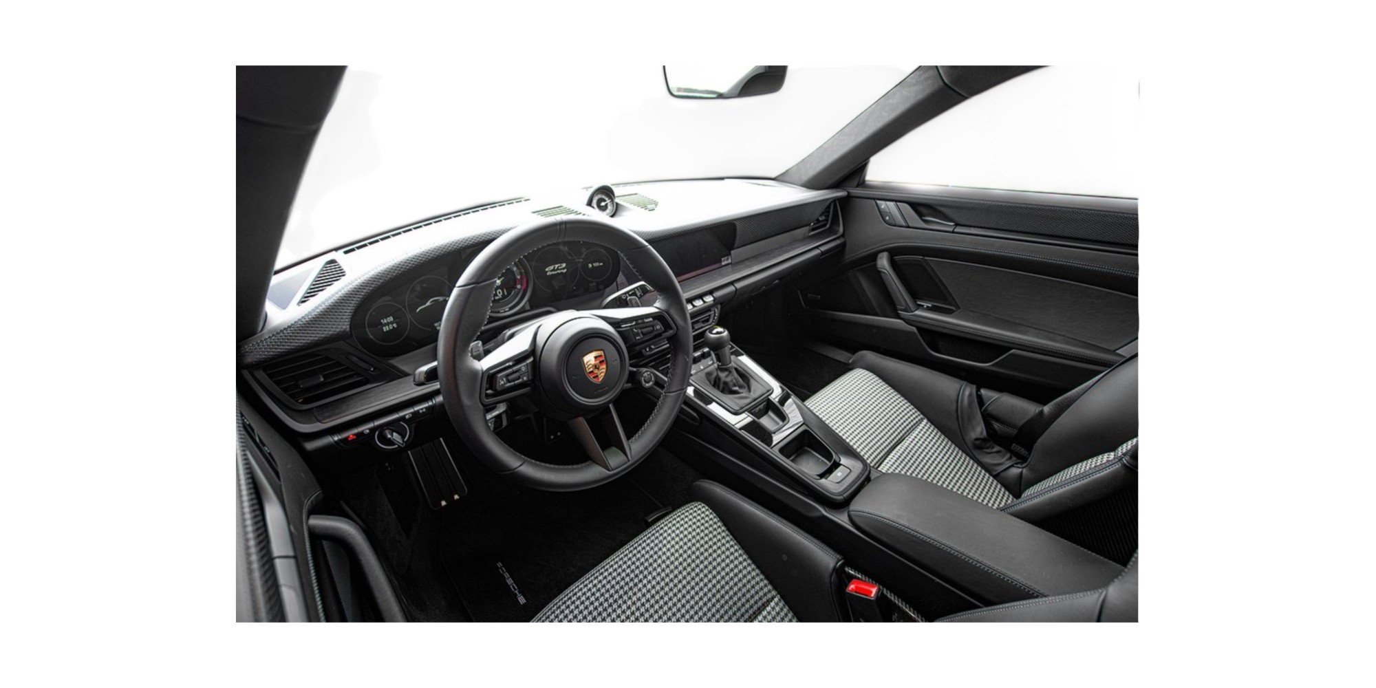 Porsche 911 992 GT3 Touring – Pure Driving Passion