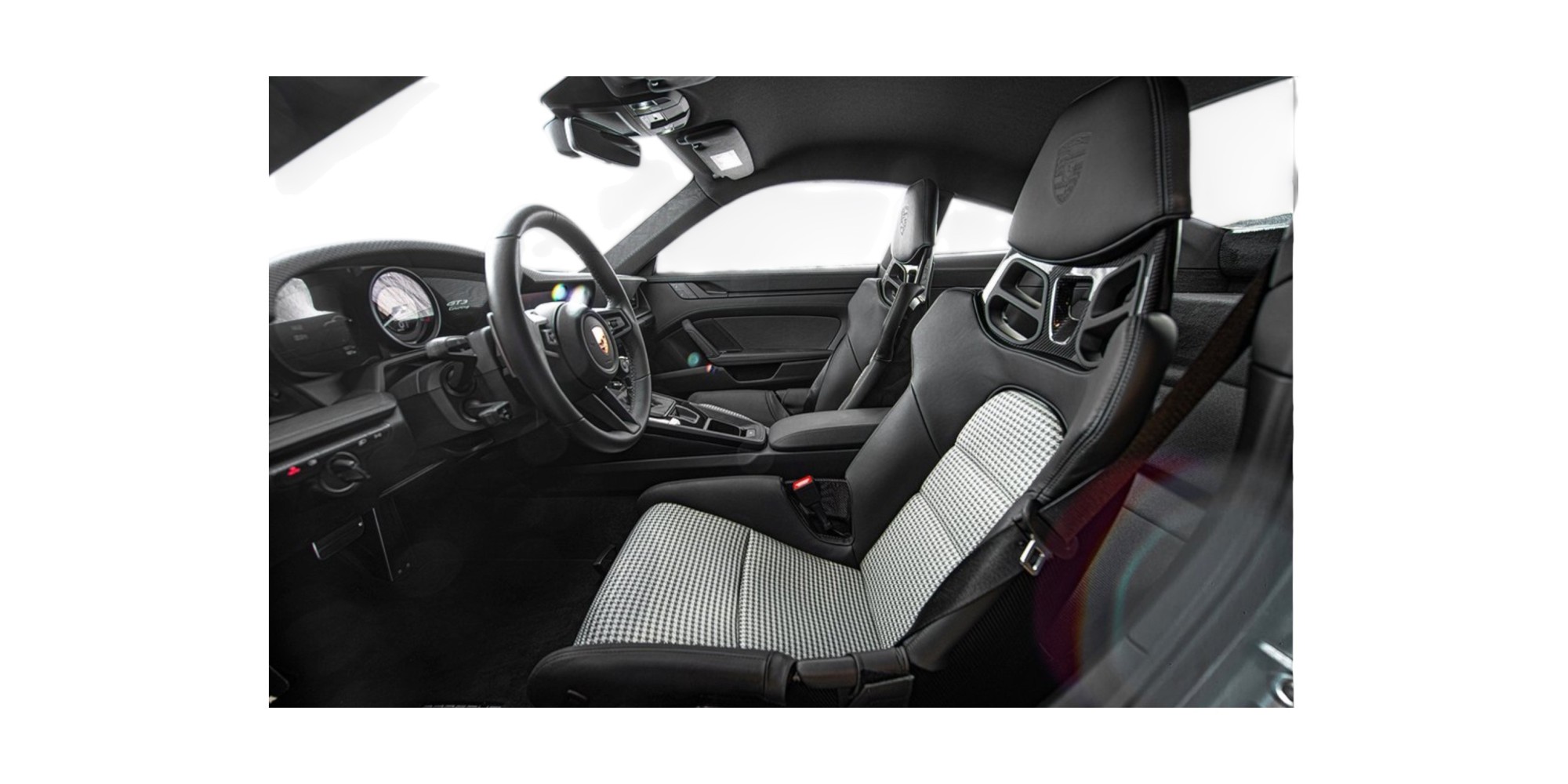 Porsche 911 992 GT3 Touring – Pure Driving Passion