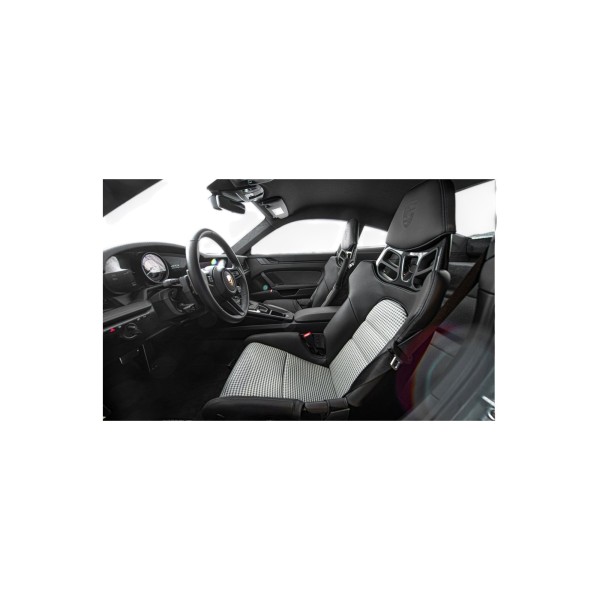 Porsche 911 992 GT3 Touring – Pure Driving Passion