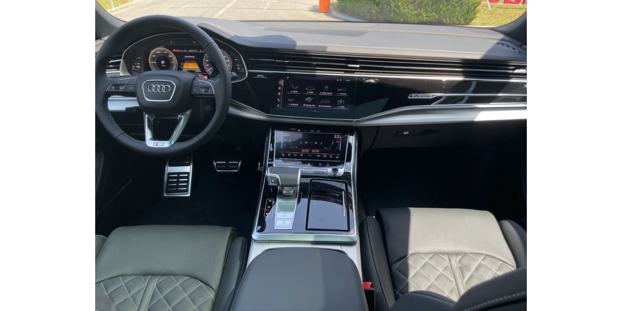 Audi Q8 55 TFSI e | Luxury Hybrid SUV