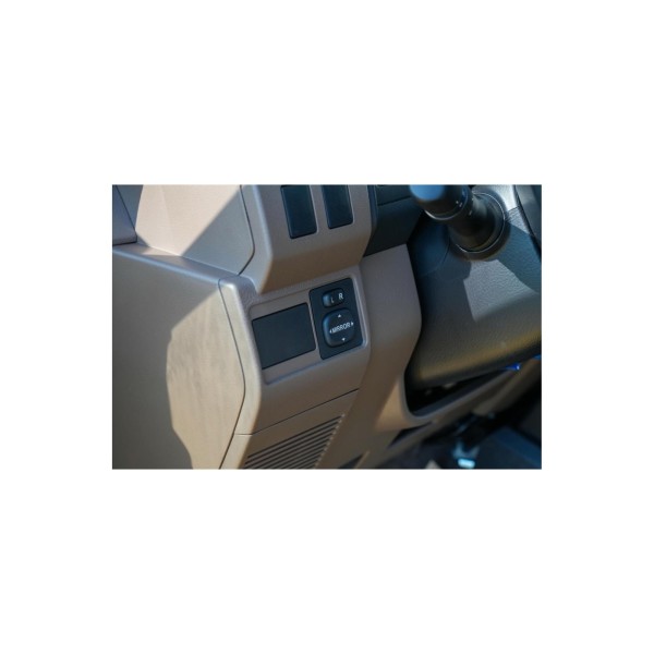 Toyota Land Cruiser 76 G-Grade 4x4 | Modena Motors