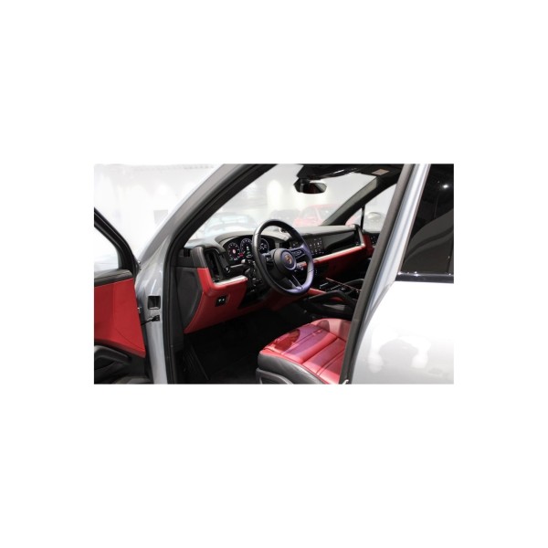 Porsche Cayenne E-Hybrid Luxury SUV – Modena Motors GmbH