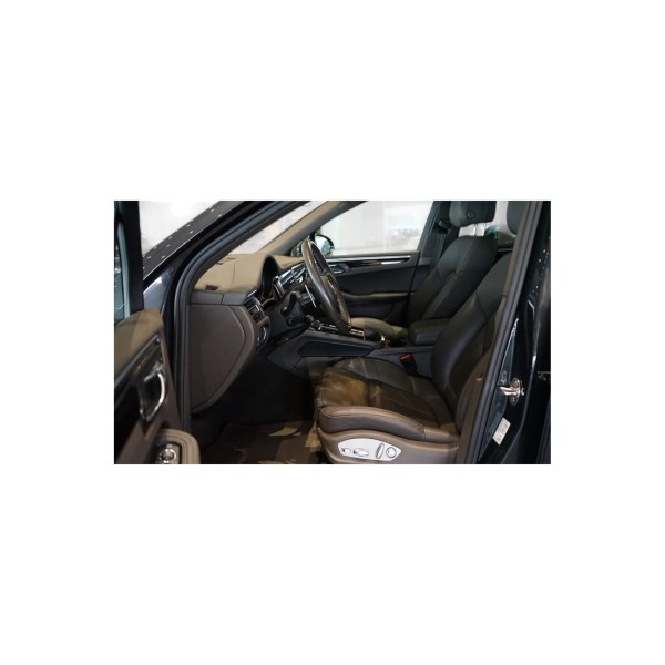 Porsche Macan S – Power & Elegance on Every Drive