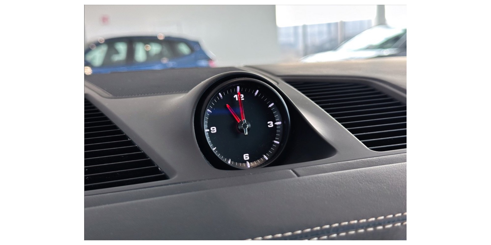 Porsche Cayenne E-Hybrid SUV Platinum Edition – Modena Motors GmbH