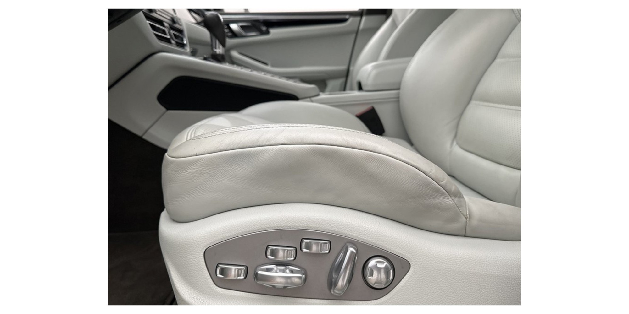 Porsche Macan S – Power & Elegance on Every Drive