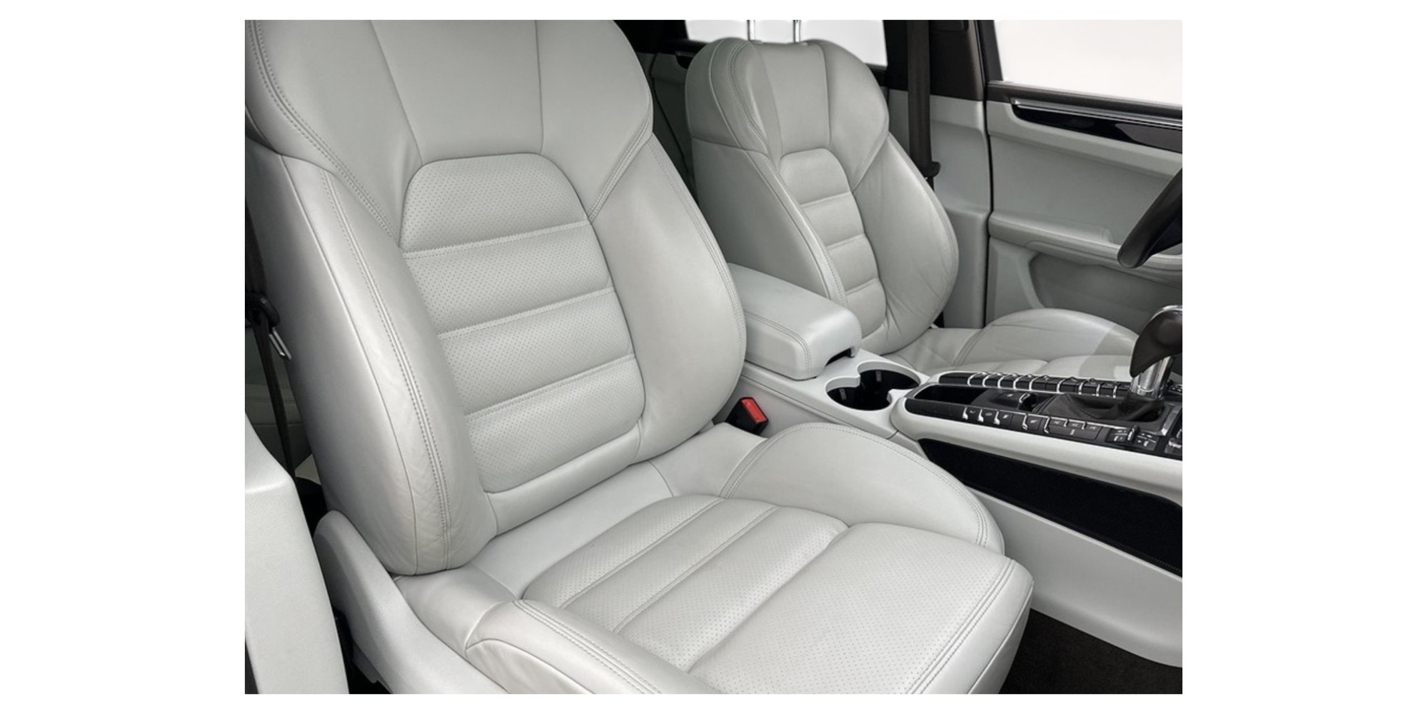 Porsche Macan S – Power & Elegance on Every Drive