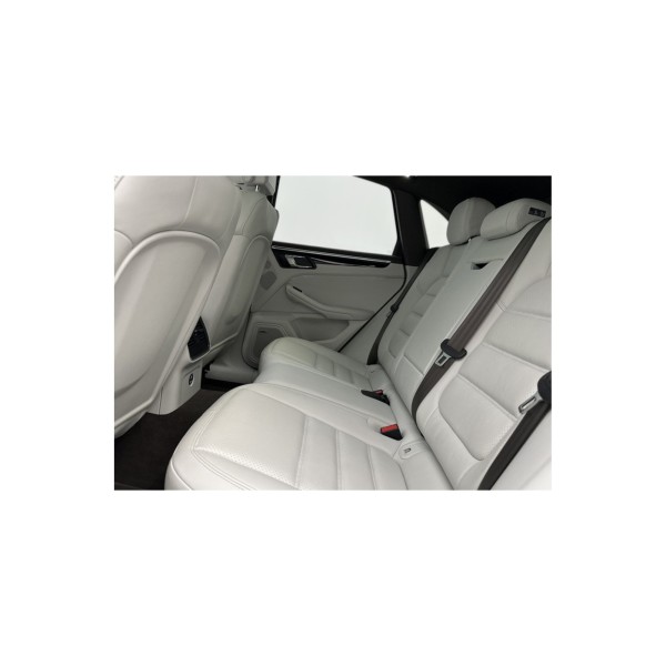 Porsche Macan S – Power & Elegance on Every Drive