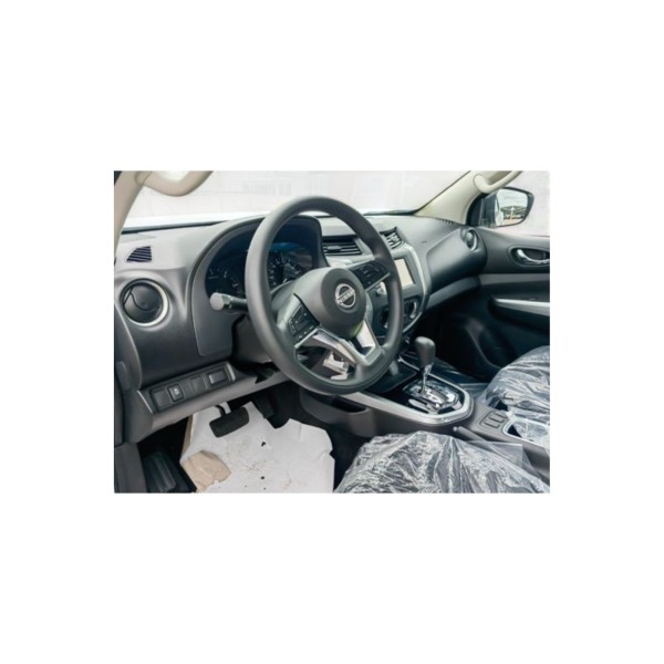 Nissan Navara Double Cab SE Plus