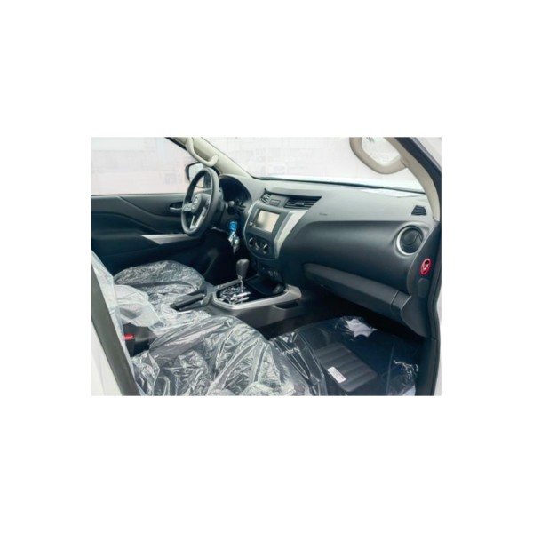 Nissan Navara Double Cab SE Plus