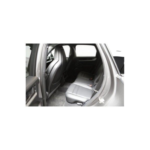 Porsche Cayenne E-Hybrid Luxury SUV – Modena Motors GmbH