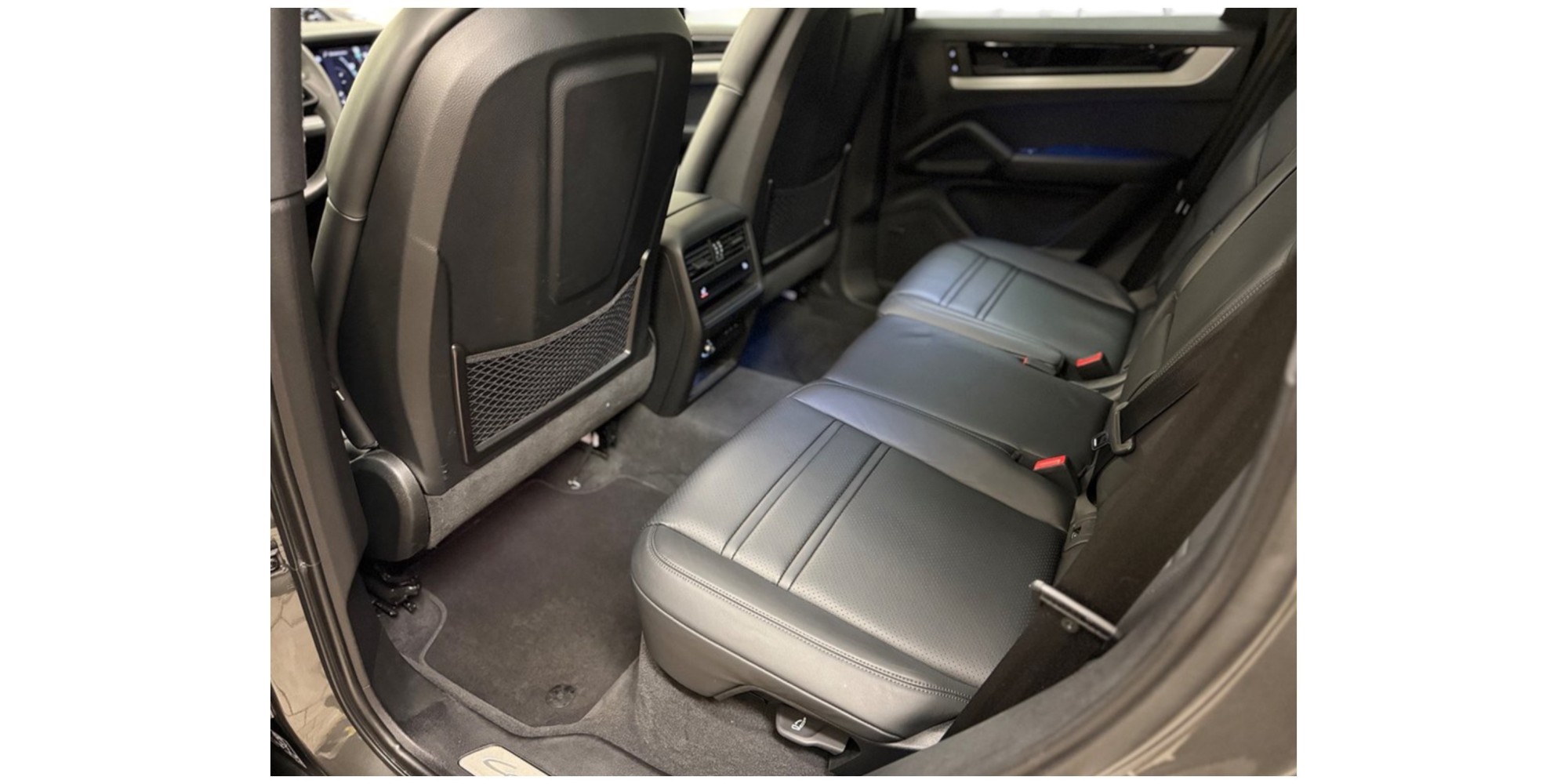 Porsche Cayenne E-Hybrid Luxury SUV – Modena Motors GmbH