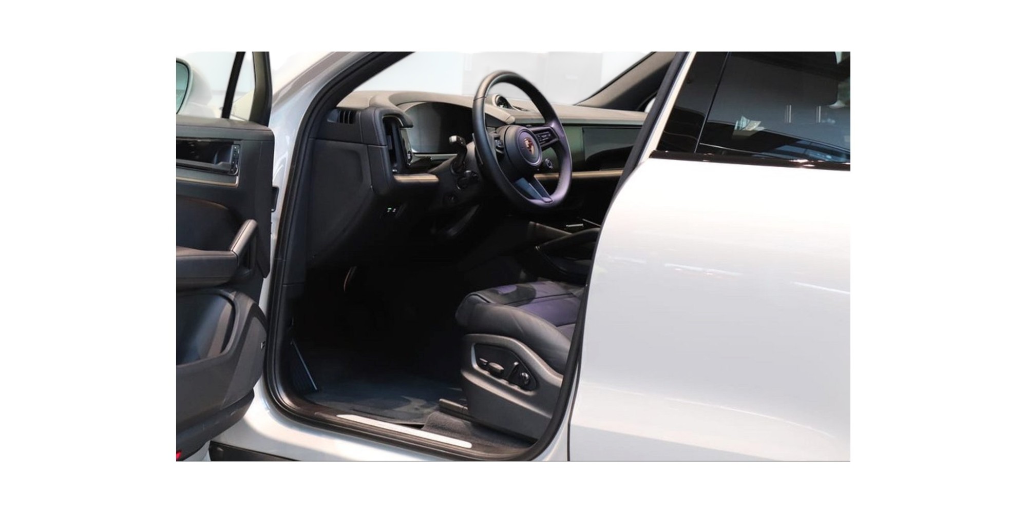 Porsche Cayenne E-Hybrid Luxury SUV – Modena Motors GmbH