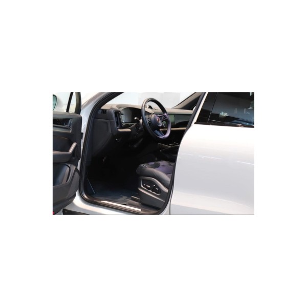 Porsche Cayenne E-Hybrid Luxury SUV – Modena Motors GmbH