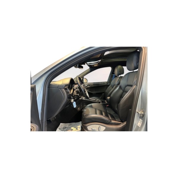 Porsche Macan T | Agile Compact SUV with Luxury Touch