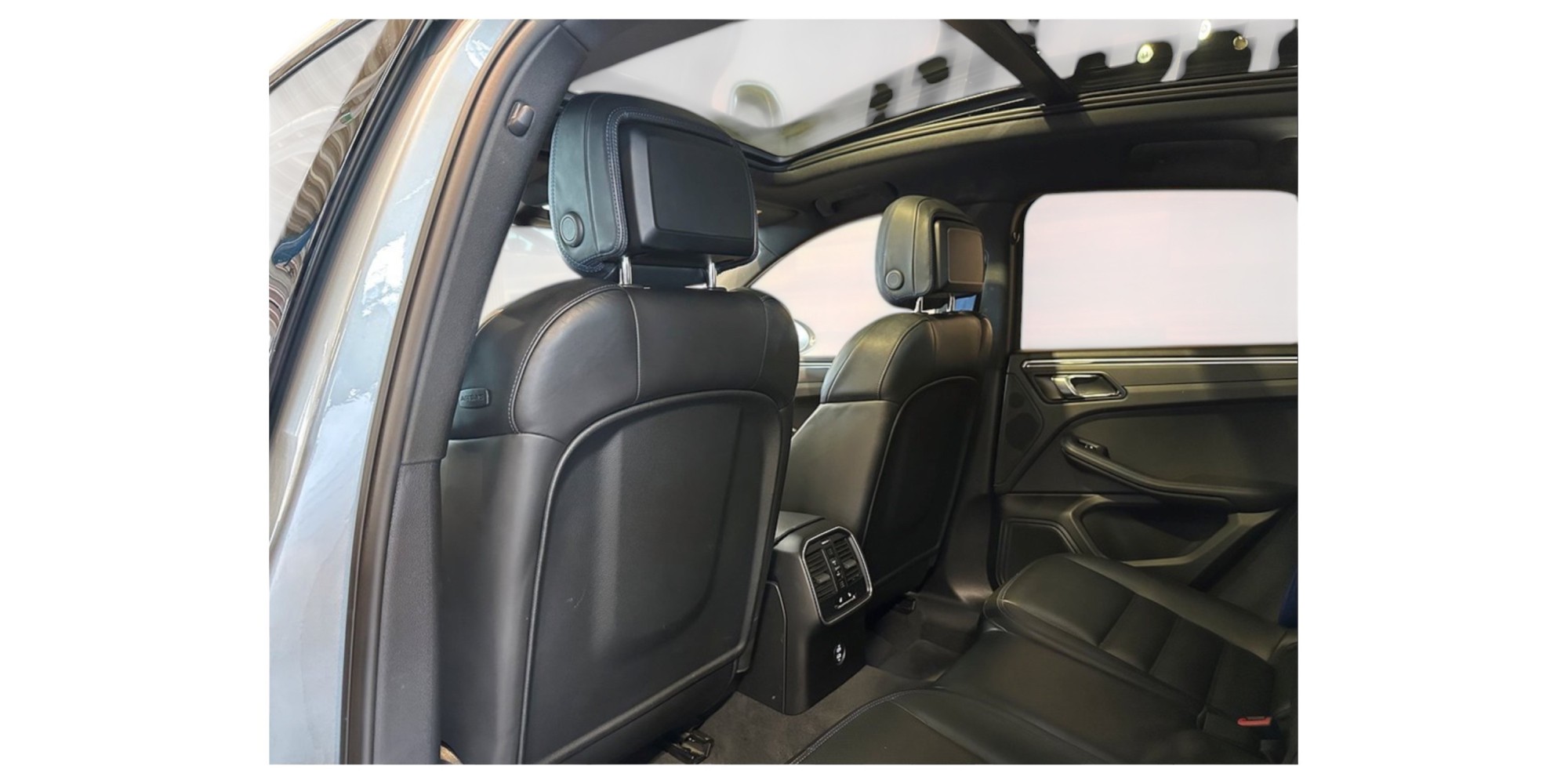 Porsche Macan T | Agile Compact SUV with Luxury Touch