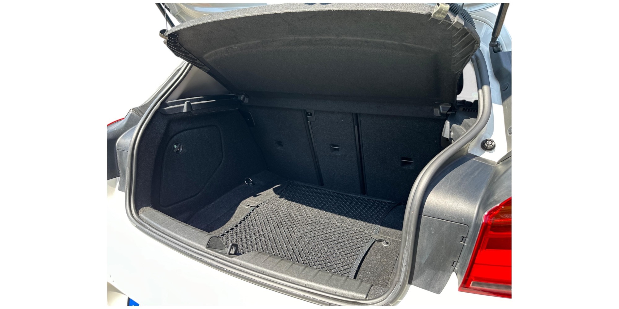 BMW 118d Sport Line | Stylish and Efficient Hatchback