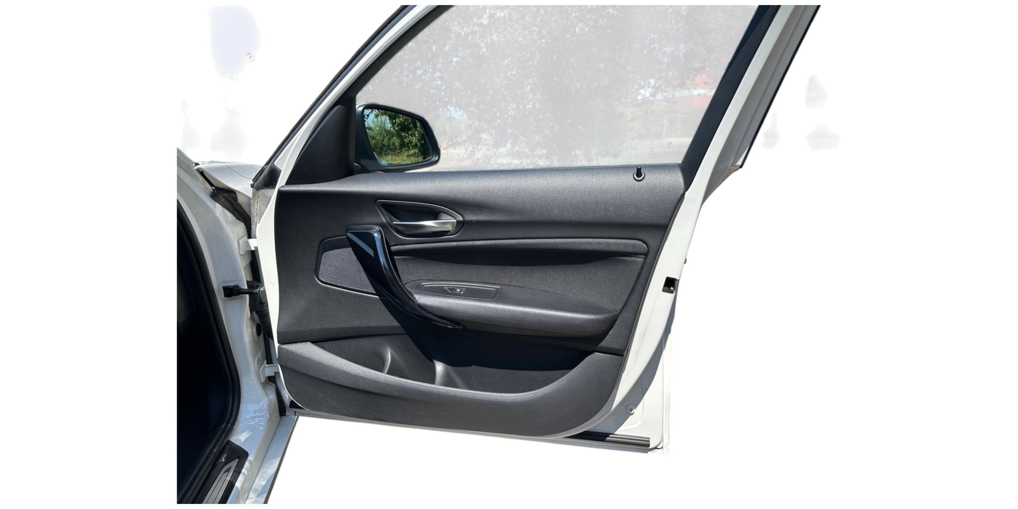 BMW 118d Sport Line | Stylish and Efficient Hatchback