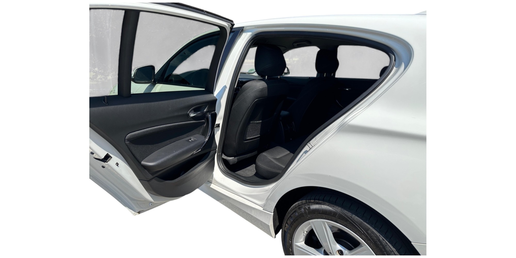 BMW 118d Sport Line | Stylish and Efficient Hatchback