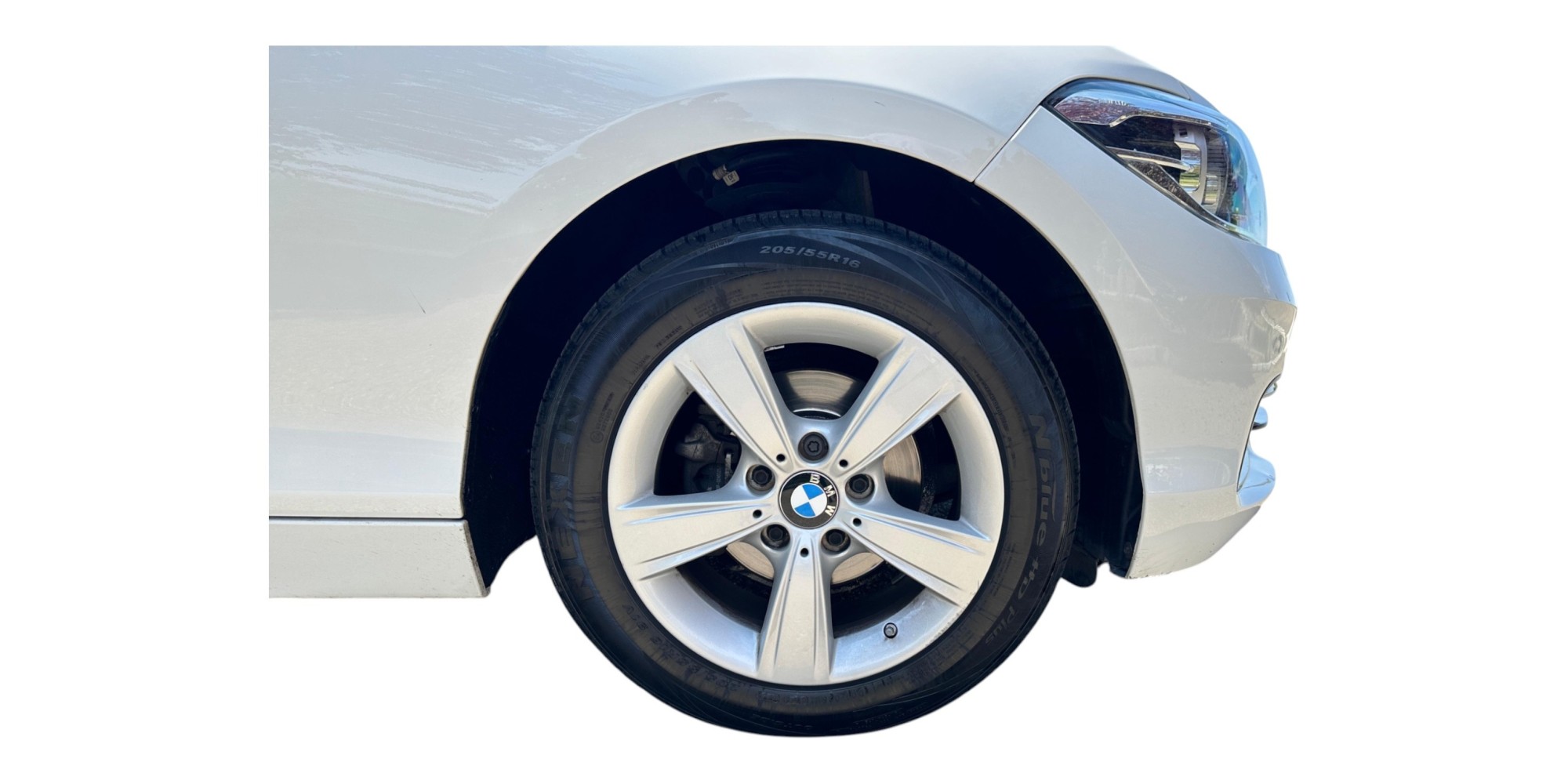 BMW 118d Sport Line | Stylish and Efficient Hatchback