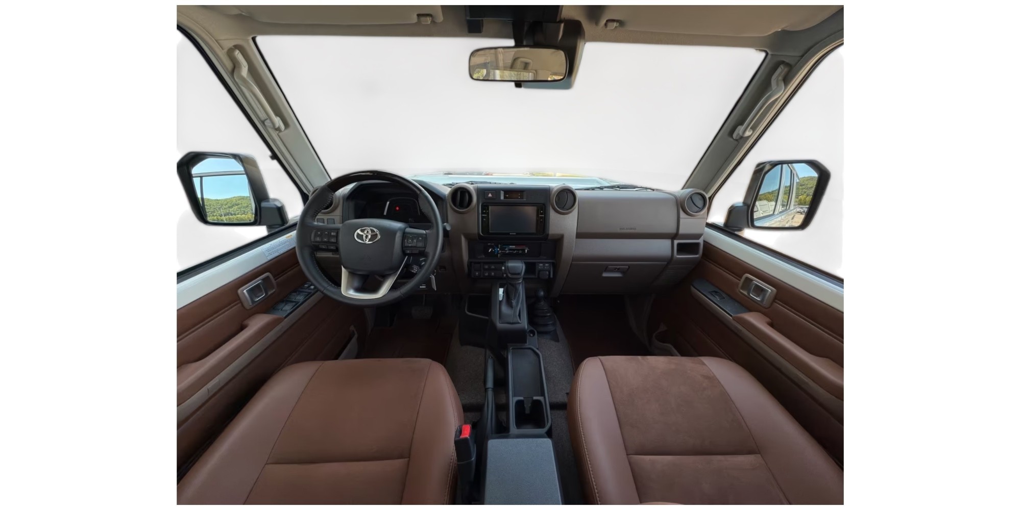 Toyota Land Cruiser 76 AT Luxury | Modena Motors