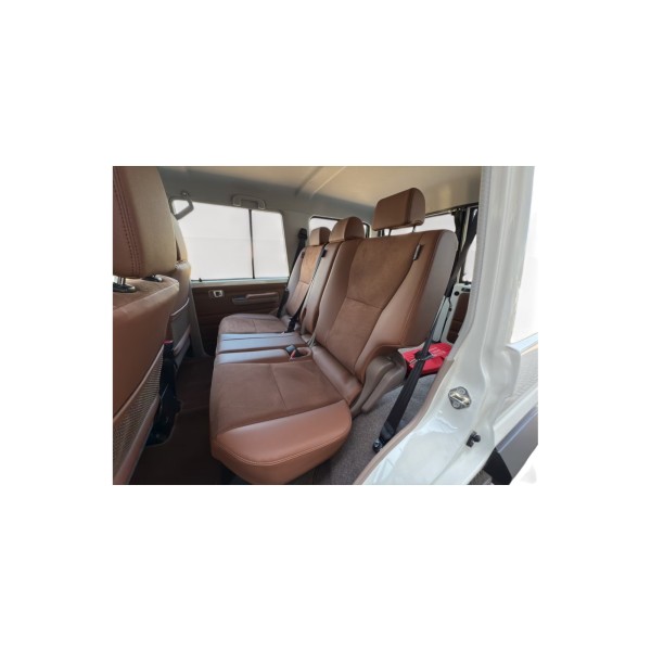 Toyota Land Cruiser 76 AT Luxury | Modena Motors