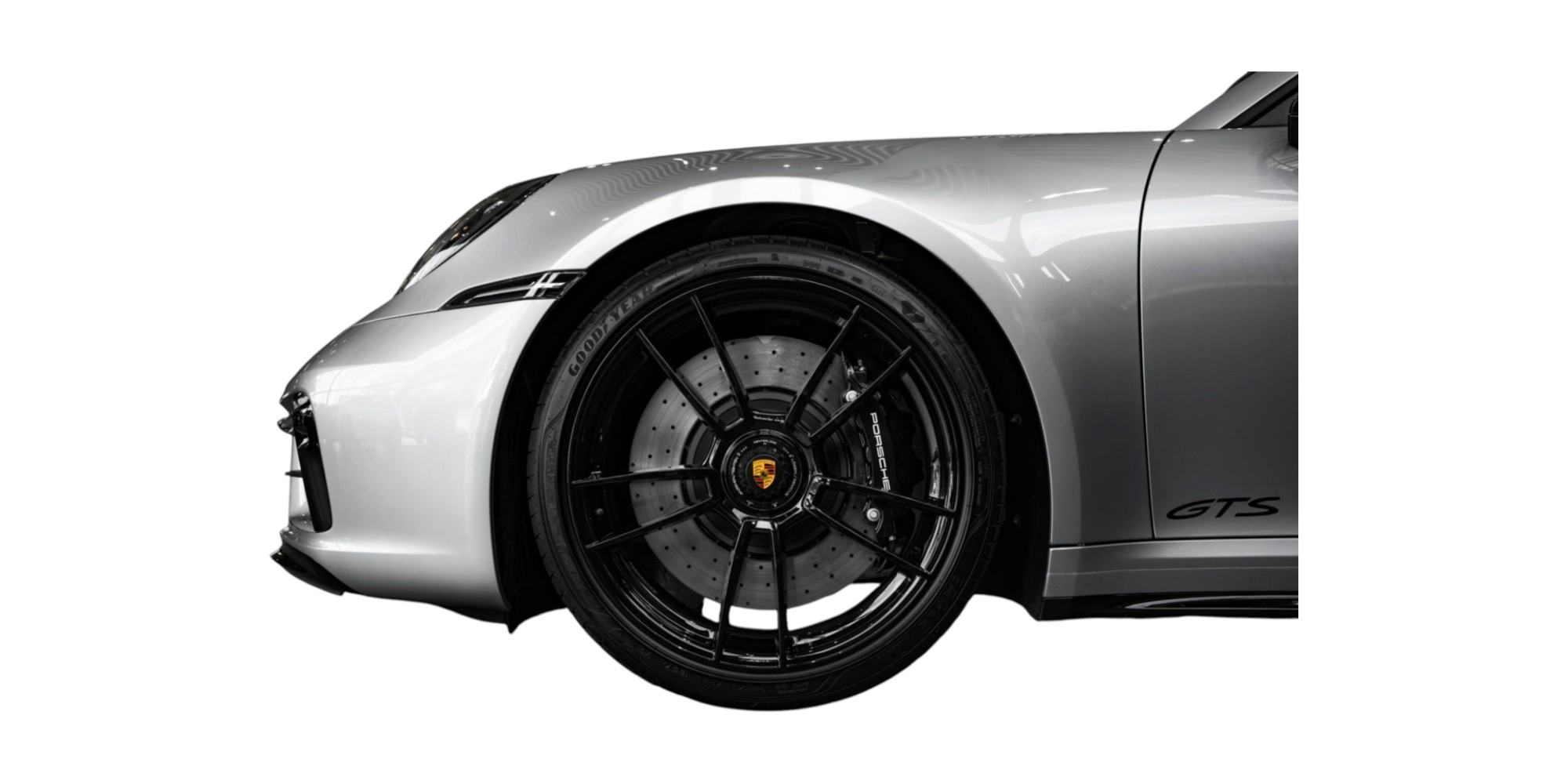 Porsche 911 992 GTS Cabrio – Potenza e Libertà di Guida