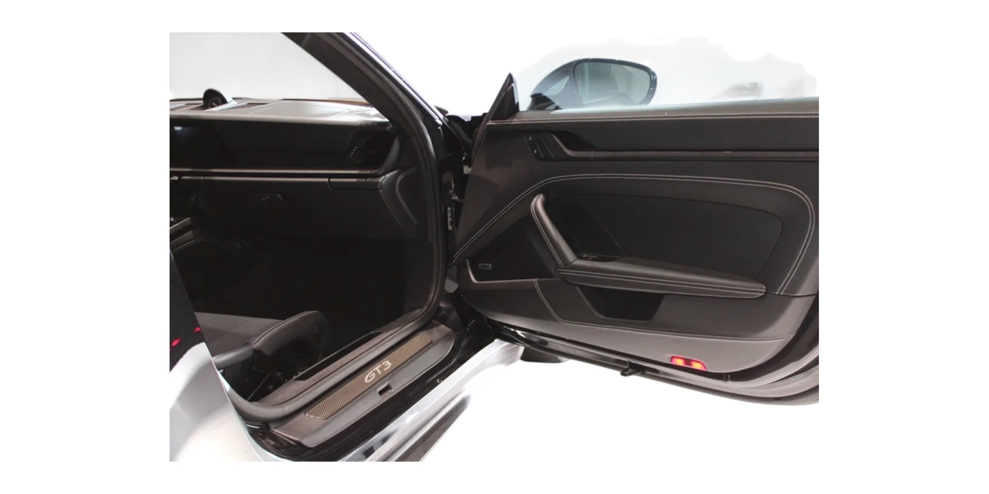 Porsche 911 992 GT3 Touring – Pure Driving Passion