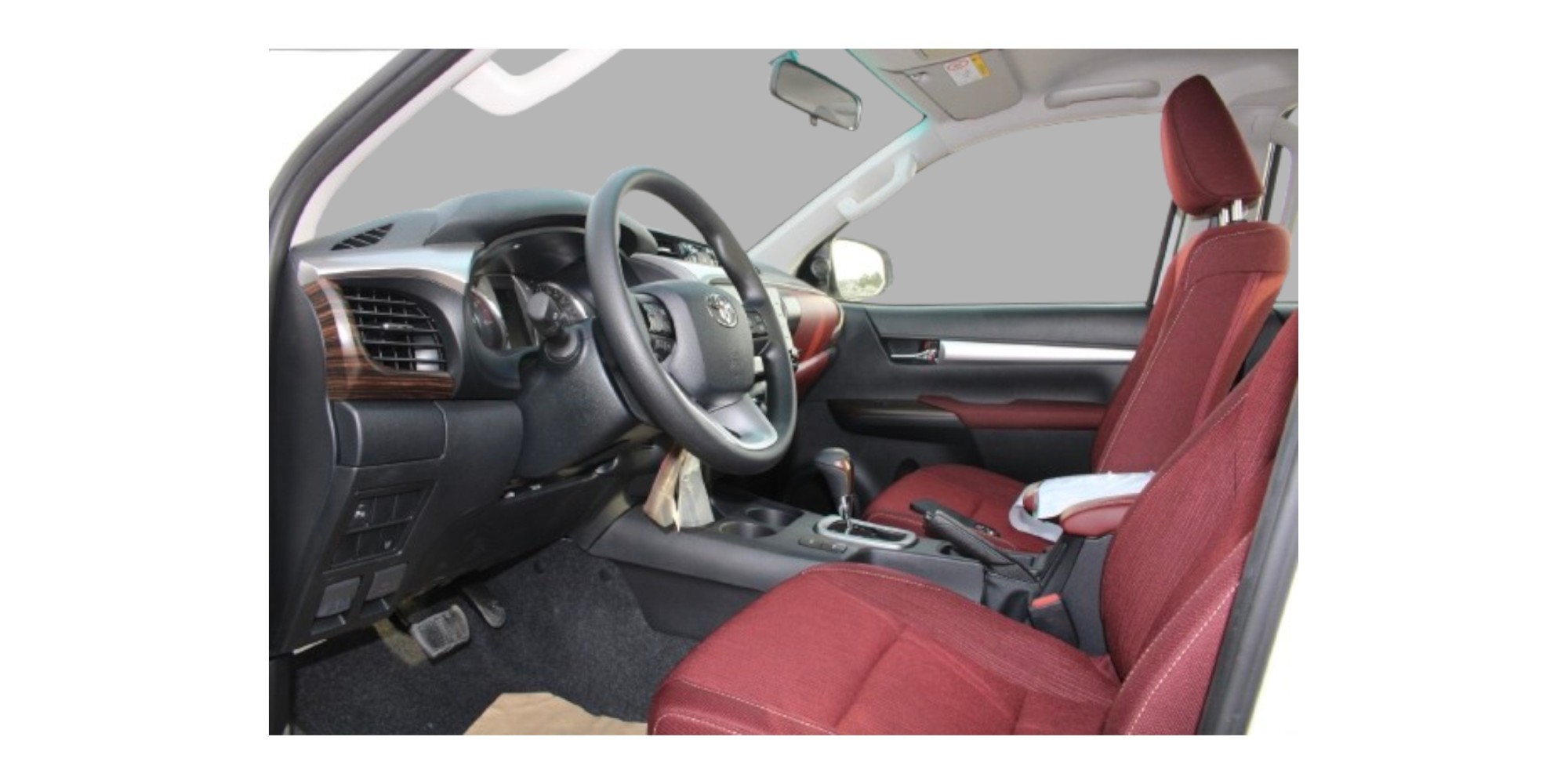 Toyota Hilux Double Cabin 2.4L GLXS MY 2025