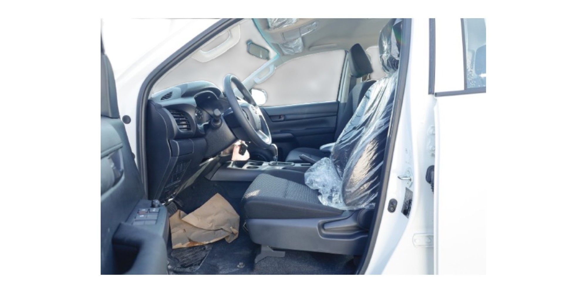Toyota Hilux Double Cabin 2.4L DLX G