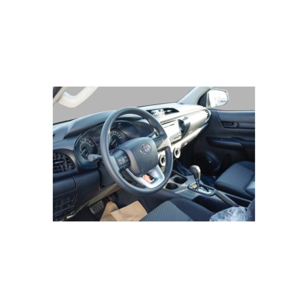 Toyota Hilux Double Cabin 2.4L DLX G