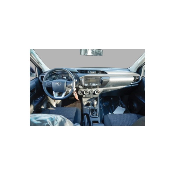 Toyota Hilux Double Cabin 2.4L DLX G