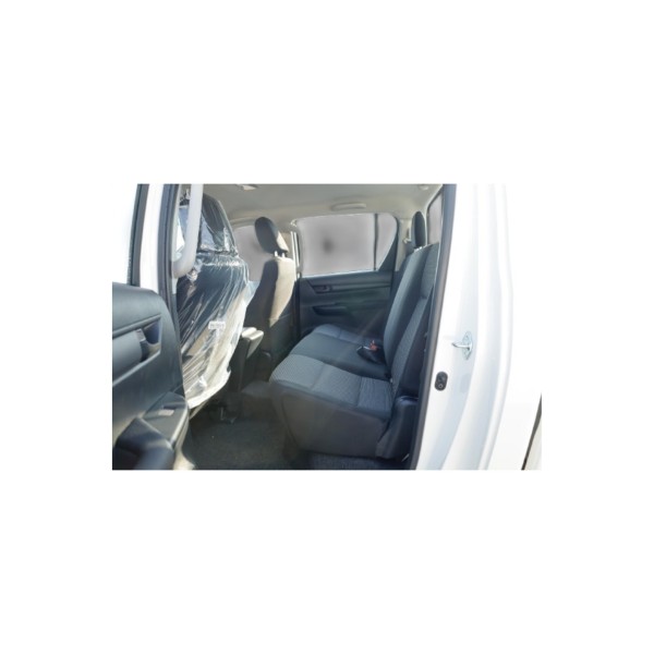 Toyota Hilux Double Cabin 2.4L DLX G