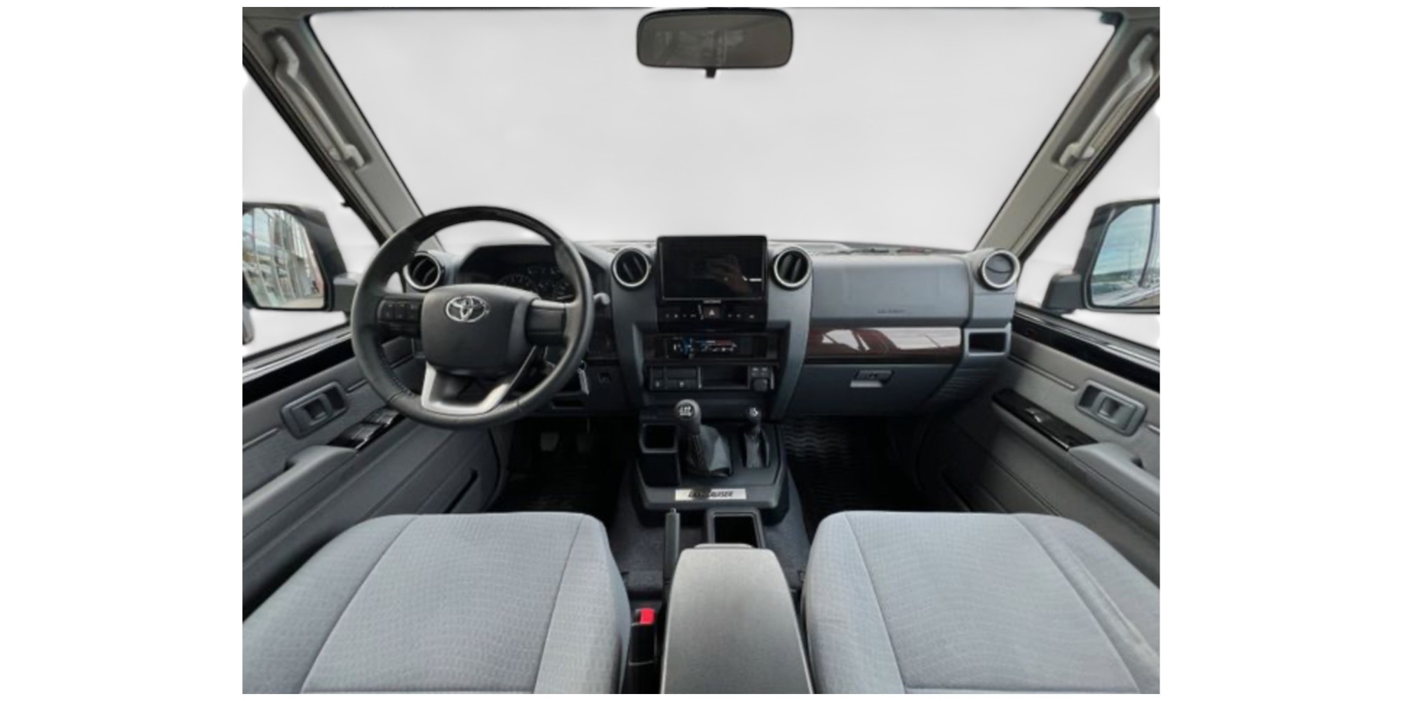 Toyota Land Cruiser 76 AT Luxury | Modena Motors