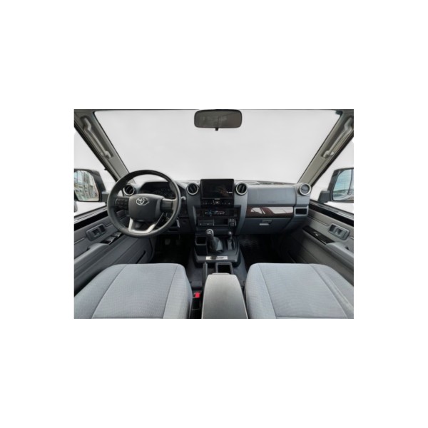 Toyota Land Cruiser 76 AT Luxury | Modena Motors