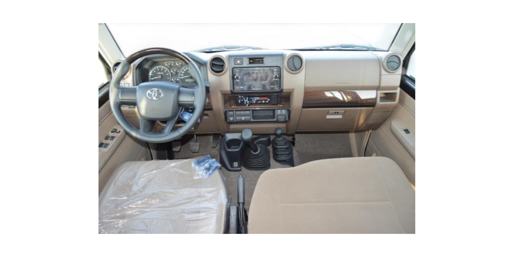 Toyota Land Cruiser 76 AT Luxury | Modena Motors