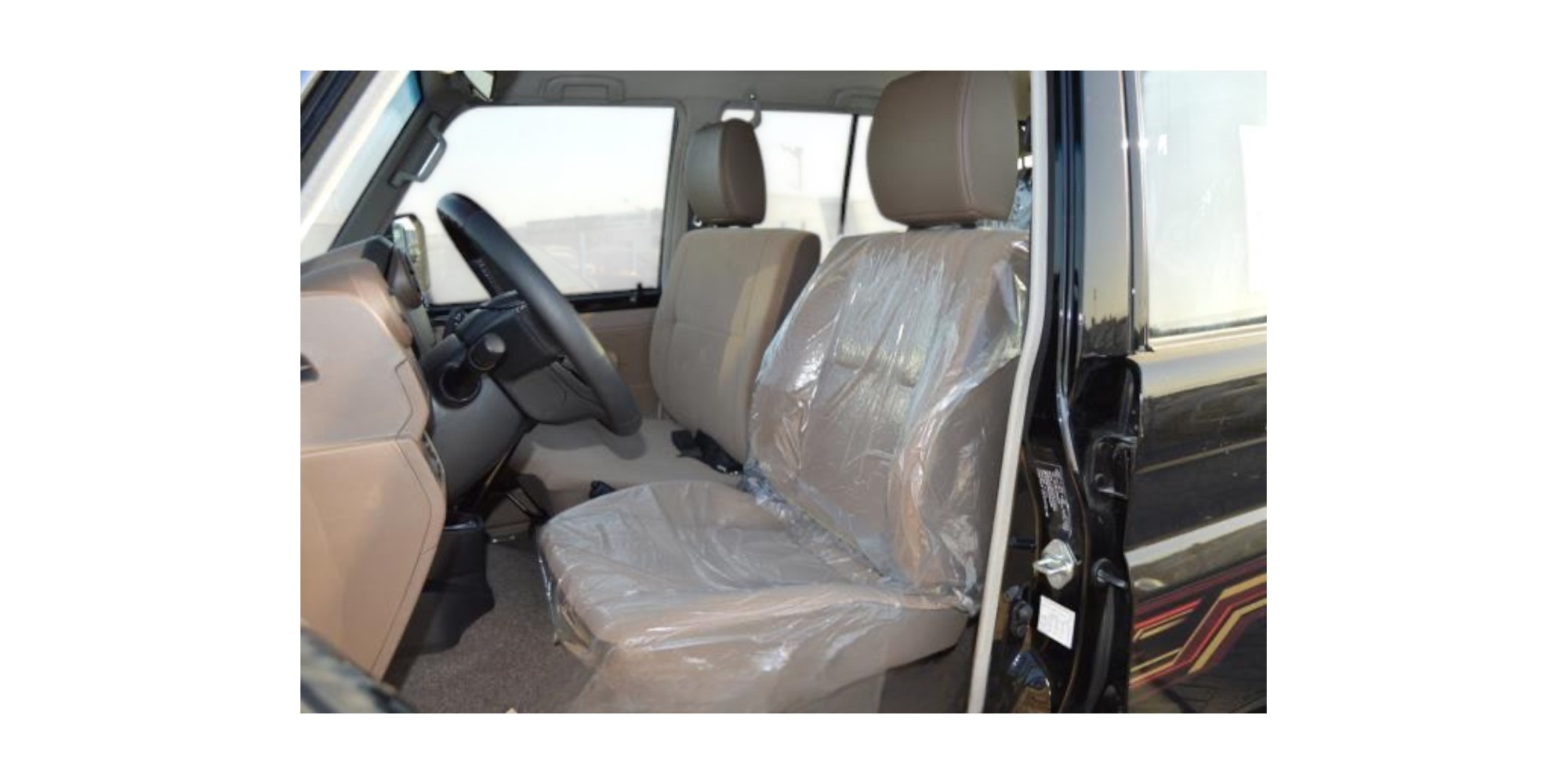 Toyota Land Cruiser 76 AT Luxury | Modena Motors