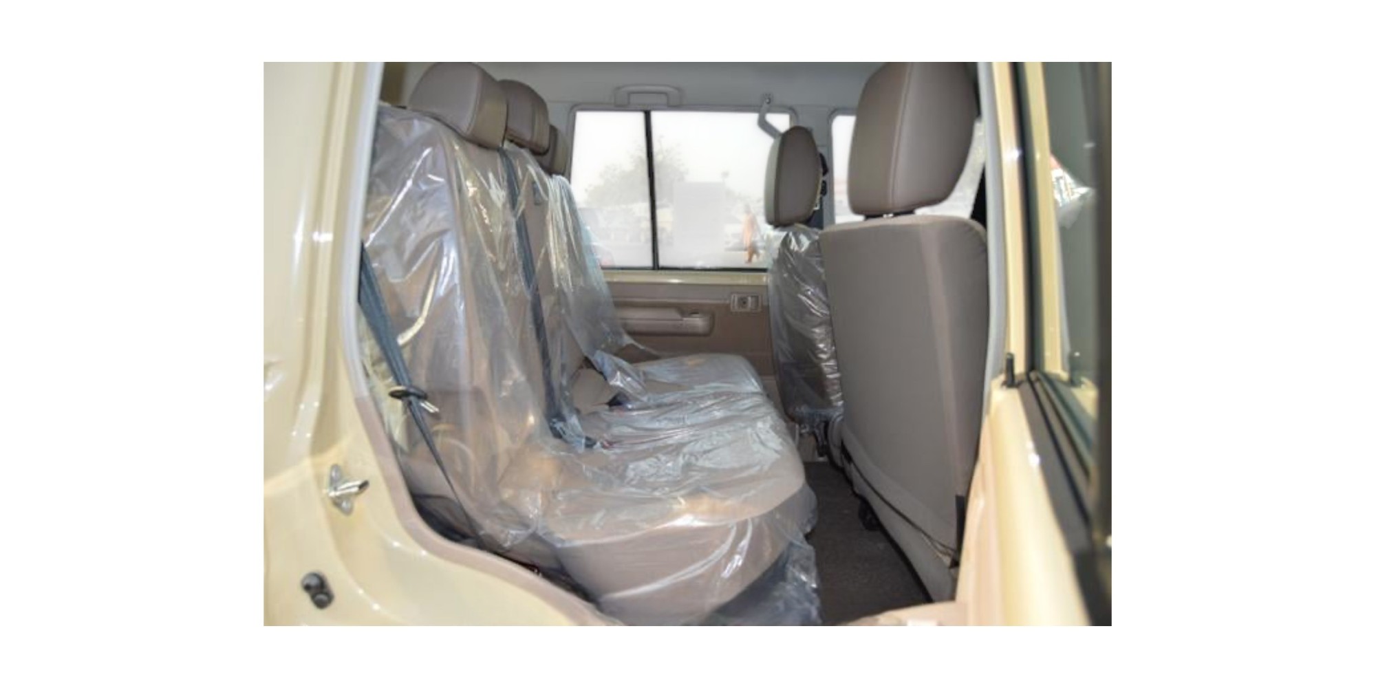 Toyota Land Cruiser 76 AT Luxury | Modena Motors