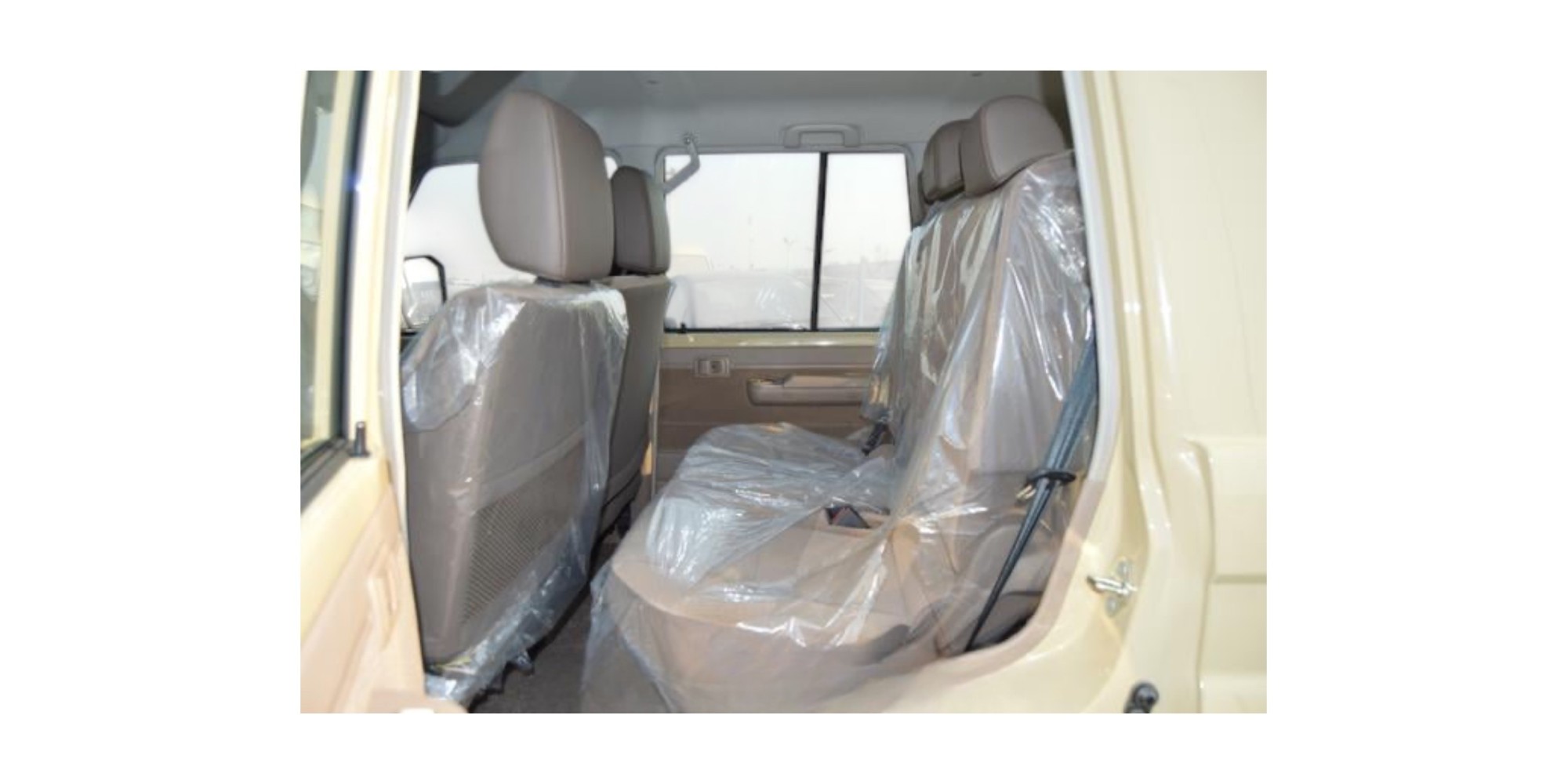 Toyota Land Cruiser 76 AT Luxury | Modena Motors