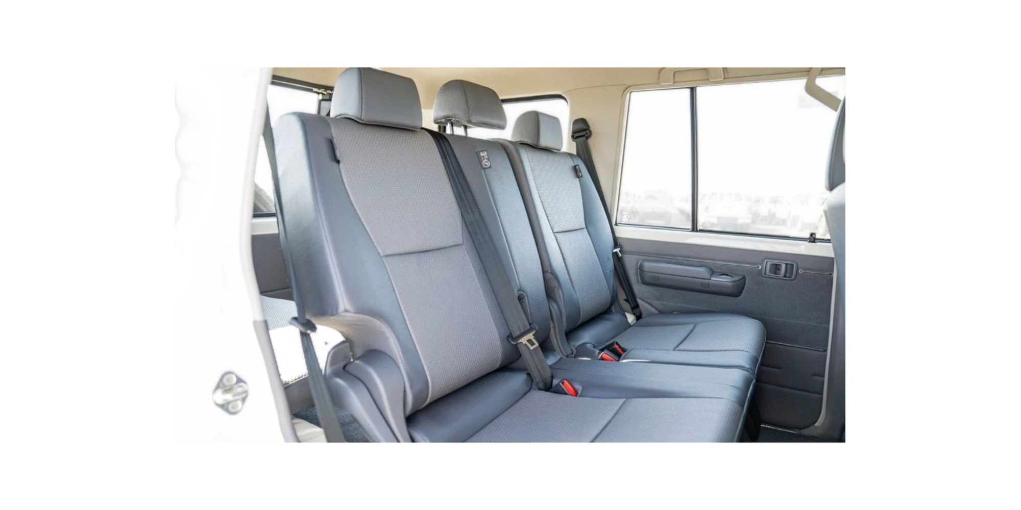 Toyota Land Cruiser 76 MT 4.2 Diesel by Modena Motors GmbH