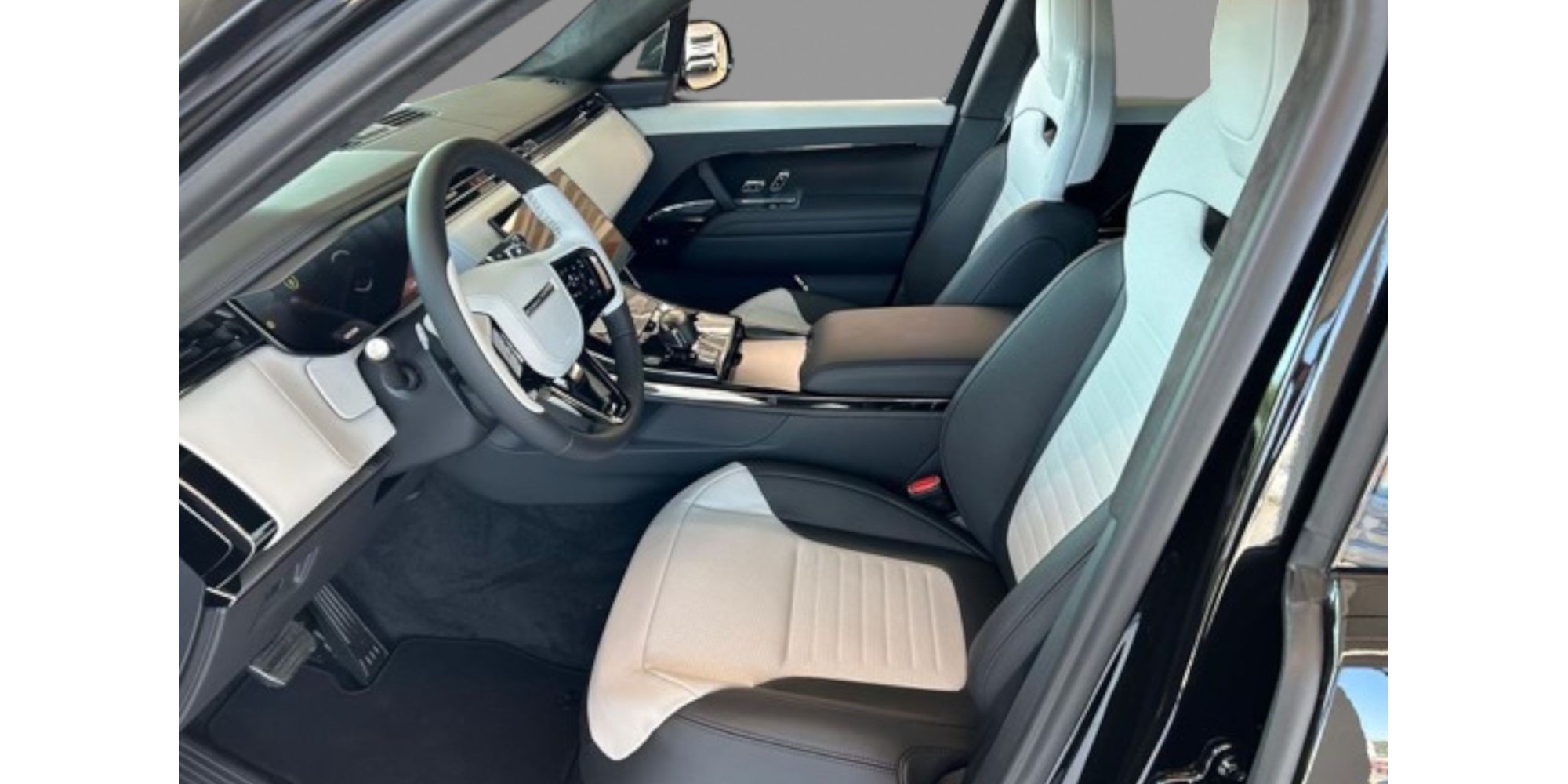 Range Rover Sport AWD | Power and Elegance