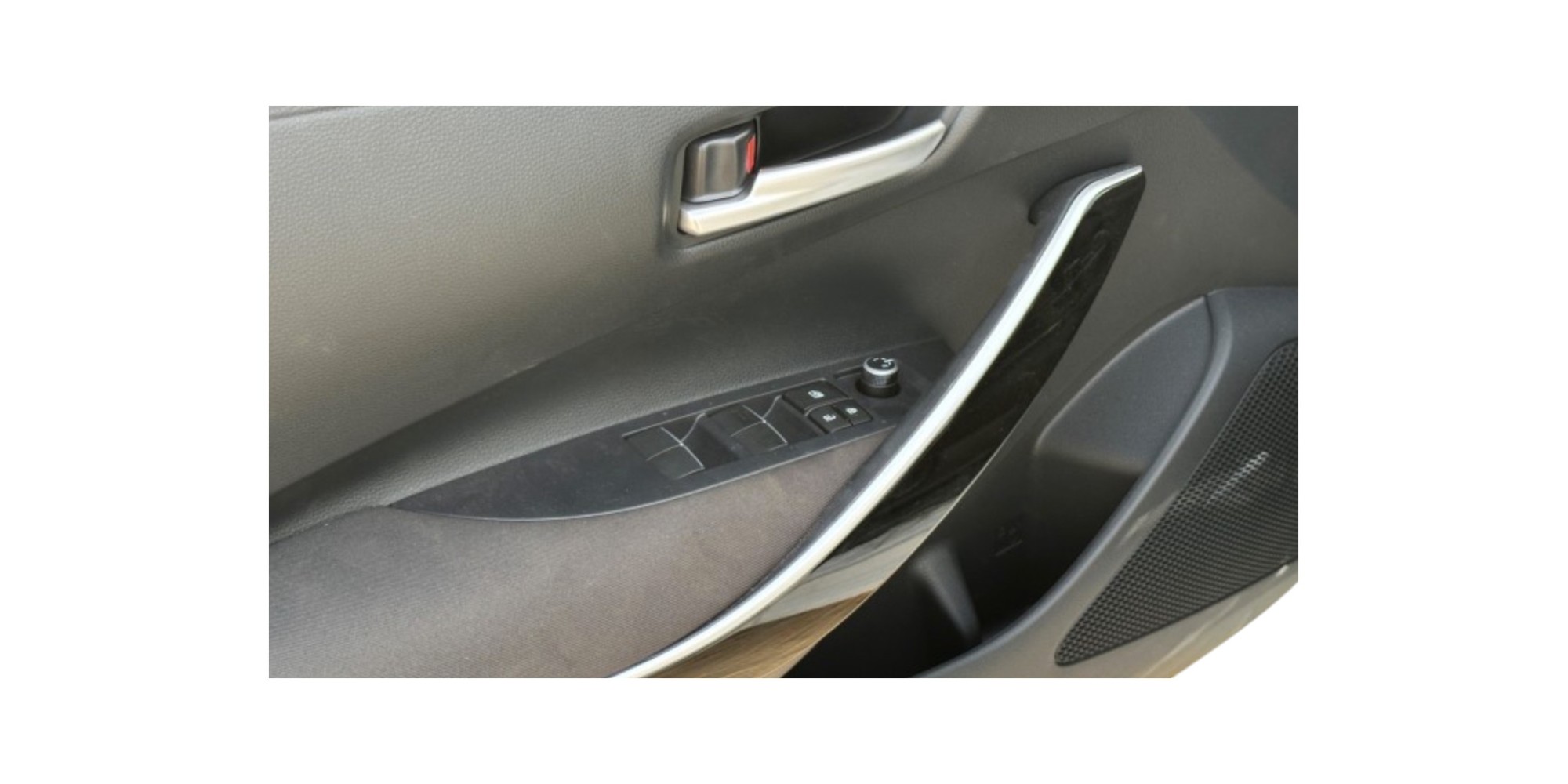 Toyota Corolla 1.8 Hybrid Eco HSD E-CVT Sedan