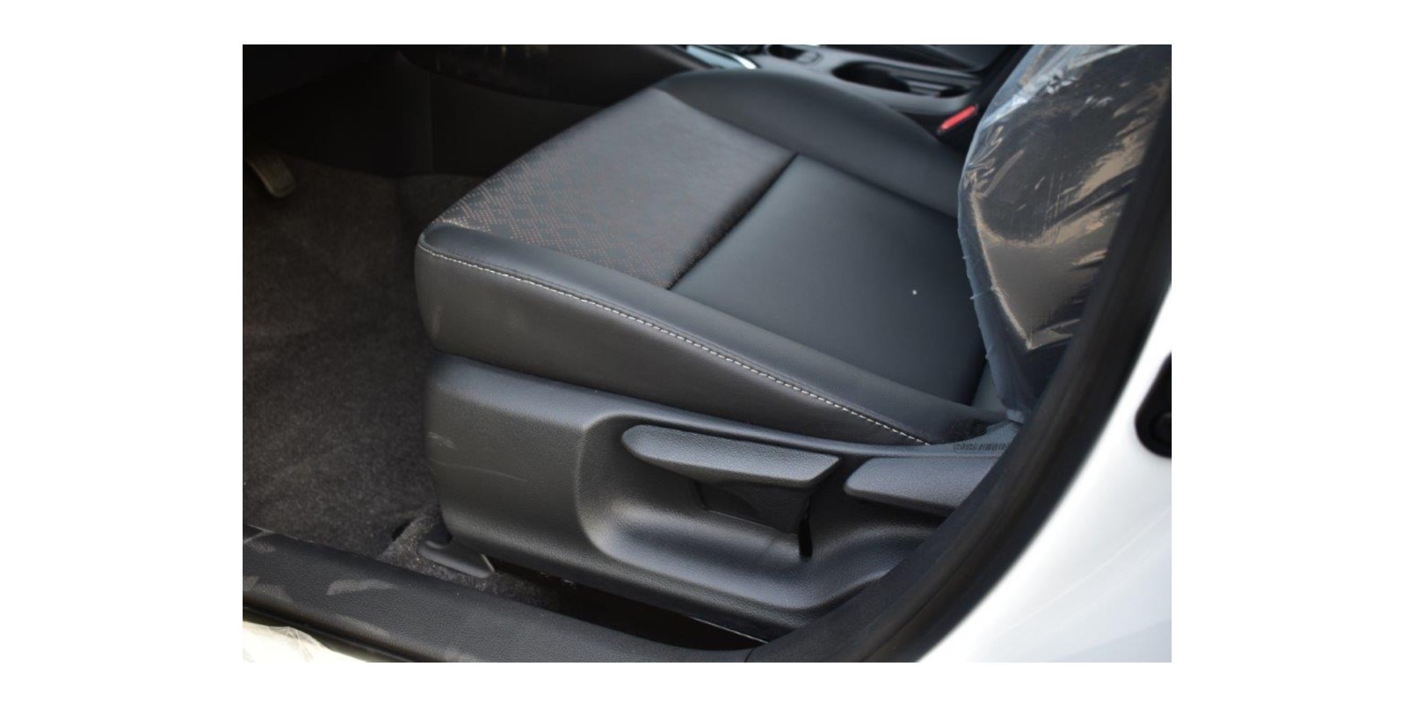 Toyota Corolla 1.8 Hybrid Eco HSD E-CVT Sedan