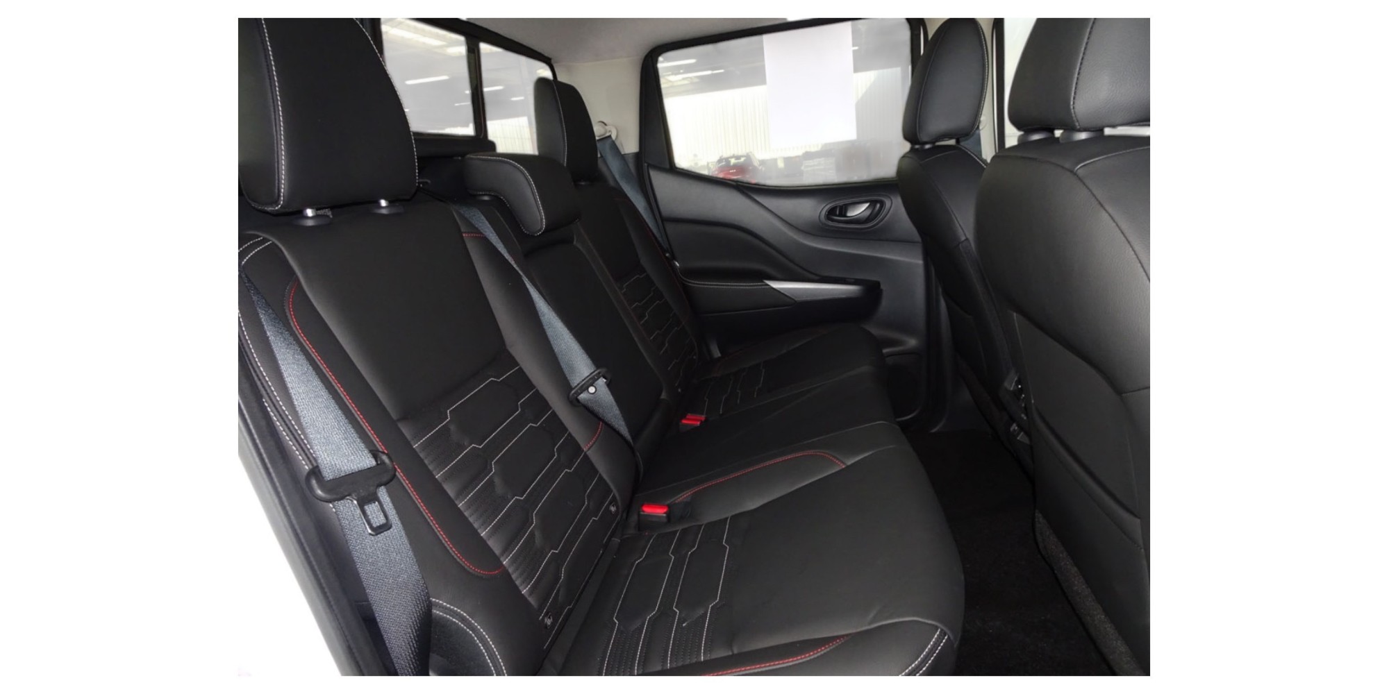 Nissan Navara PRO-4X 2.5L 4x4 AT for Sale | Modena Motors GmbH