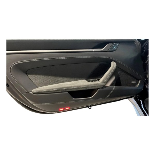 Porsche 911 992.2 Carrera 4 GTS - Open-Air Sportscar Excellence