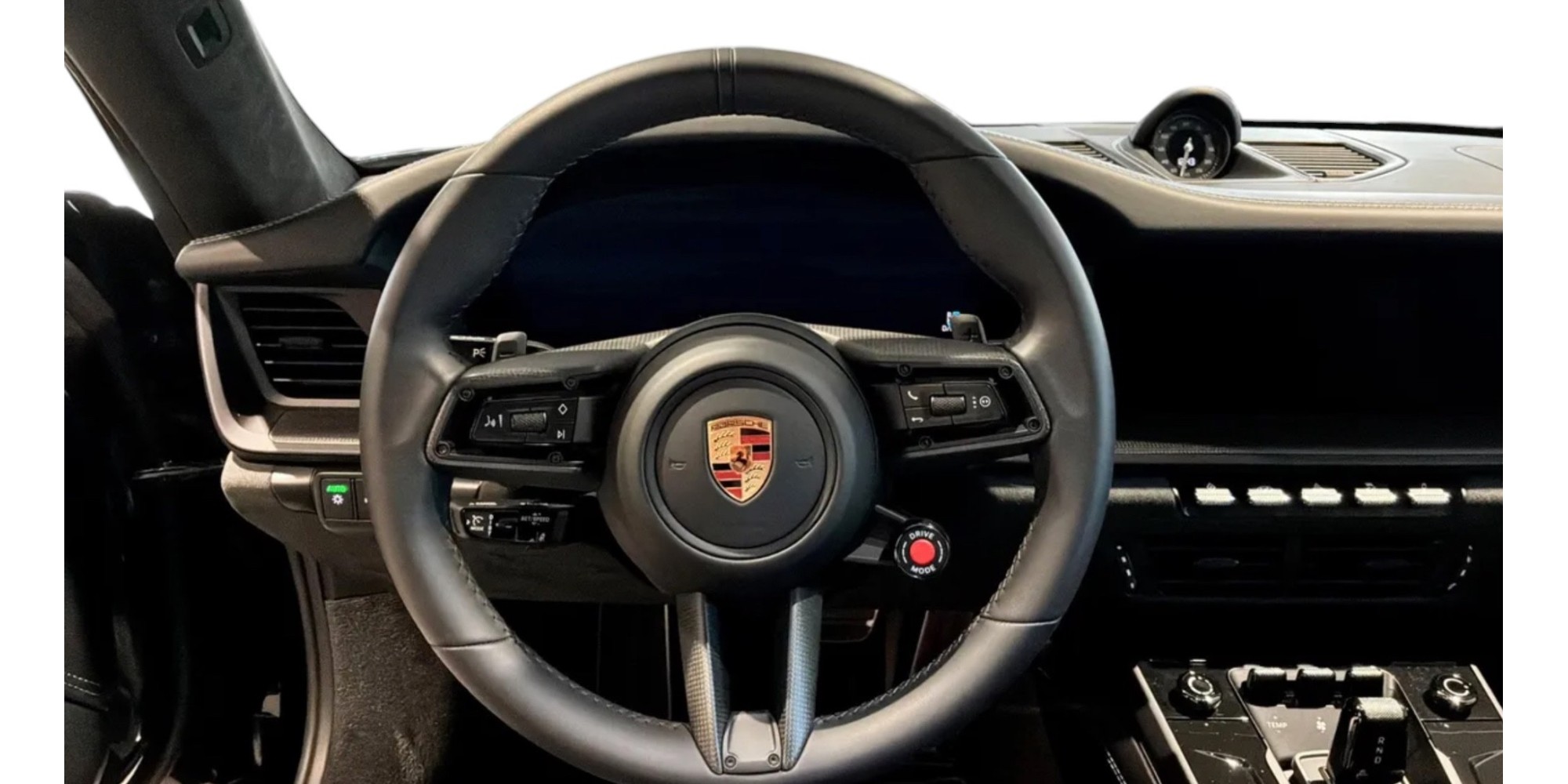 Porsche 911 992.2 Carrera 4 GTS - Open-Air Sportscar Excellence