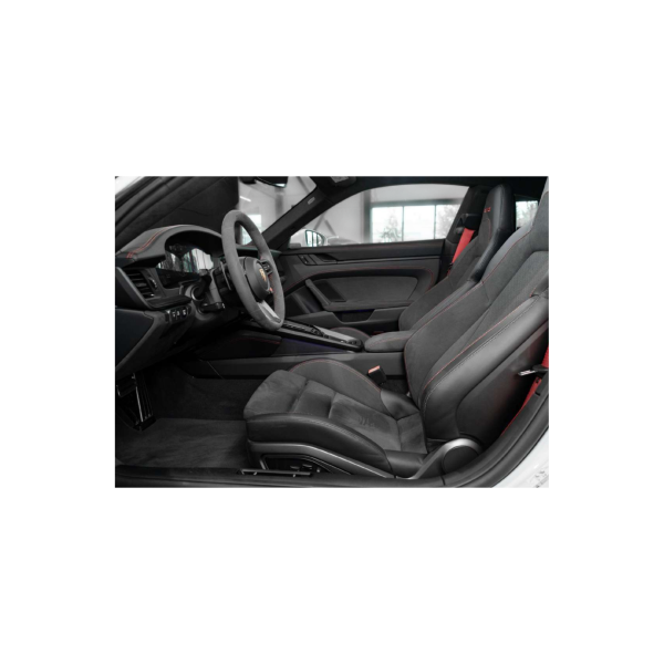 Porsche 911 992.2 Carrera 4 GTS - Open-Air Sportscar Excellence