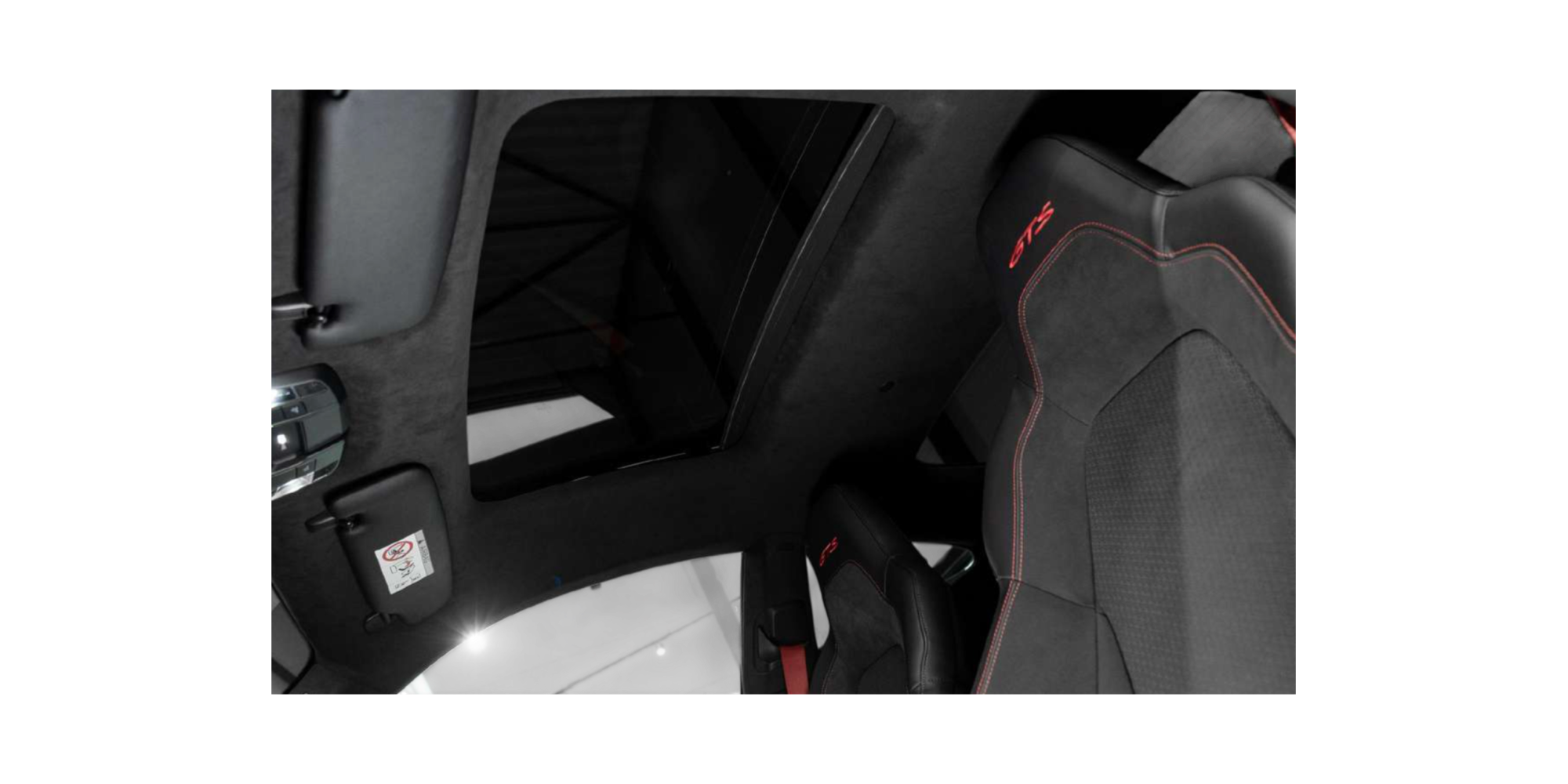 Porsche 911 992.2 Carrera 4 GTS - Open-Air Sportscar Excellence