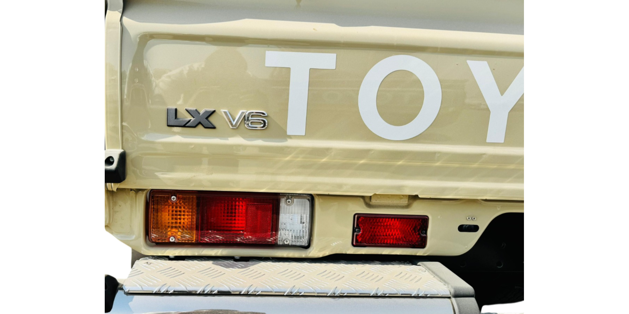 Toyota Land Cruiser 79 Double Cab 4.0 Petrol 4WD AT Full Options